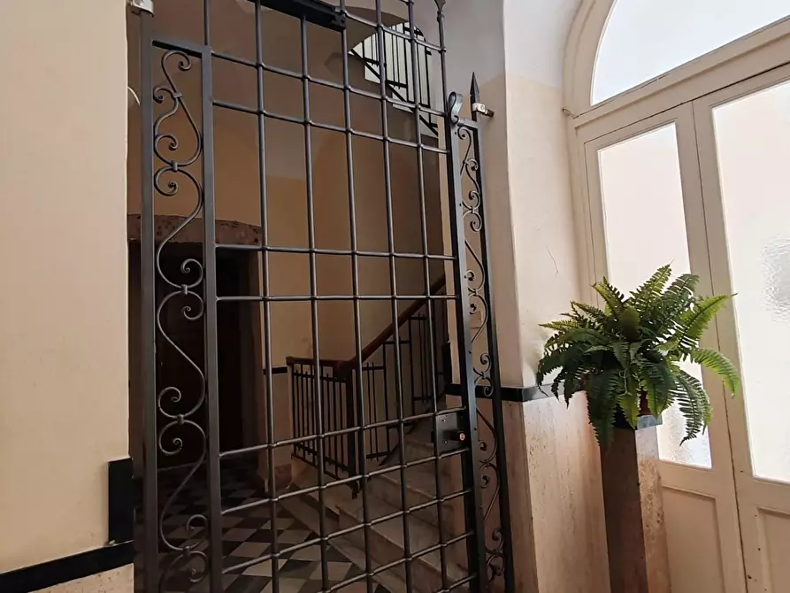 Immagine 2 di Appartamento in vendita  a Massa