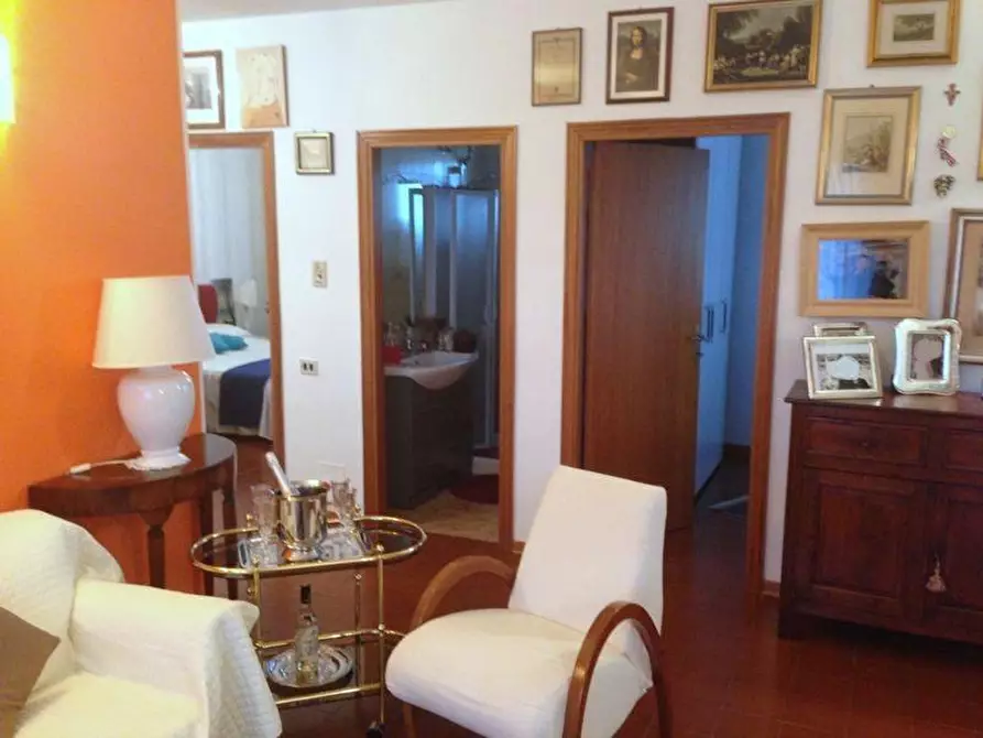 Immagine 8 di Appartamento in vendita  a Siena