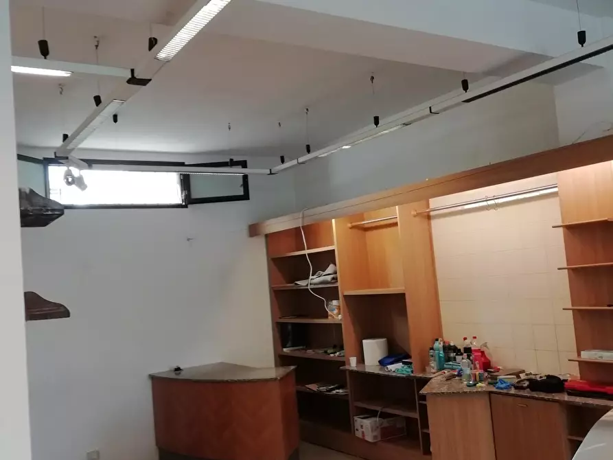 Immagine 7 di Magazzino in vendita  a Certaldo