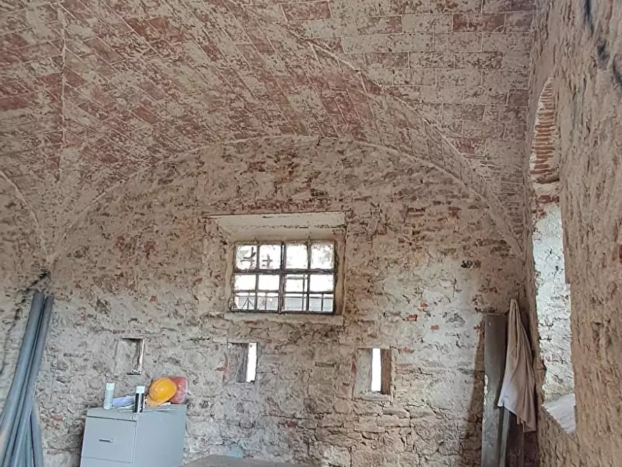 Immagine 12 di Rustico / casale in vendita  a Calci