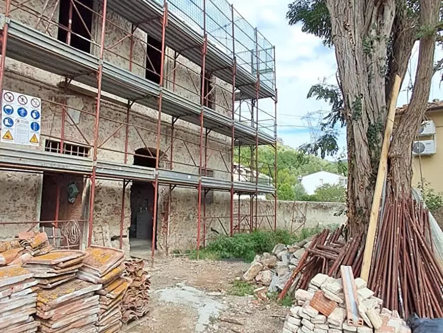 Immagine 1 di Rustico / casale in vendita  a Calci