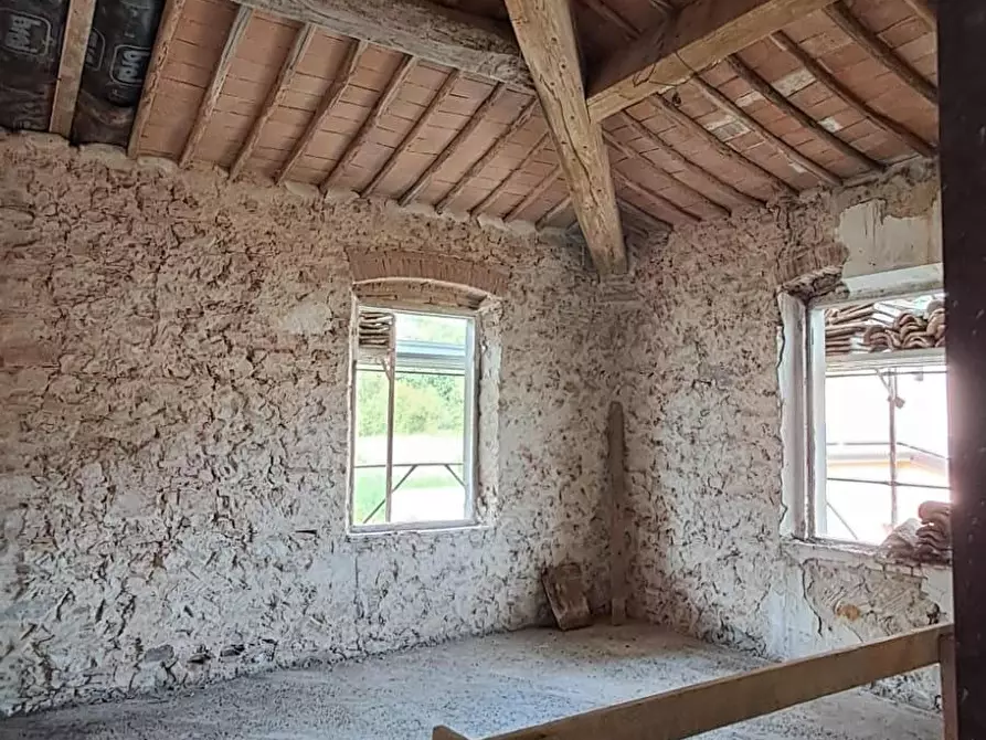 Immagine 9 di Rustico / casale in vendita  a Calci