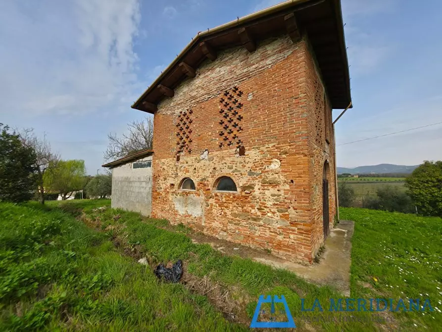 Immagine 2 di Casa indipendente in vendita  a Lamporecchio