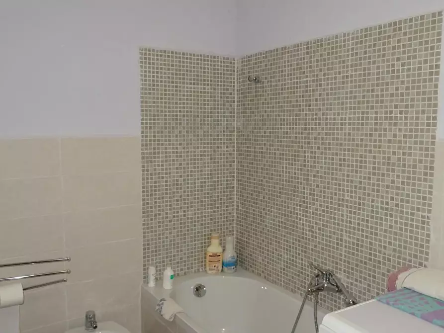 Immagine 11 di Casa indipendente in vendita  a Lamporecchio