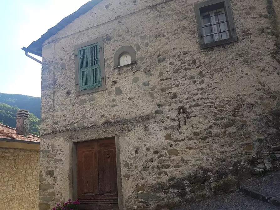 Immagine 13 di Casa colonica in vendita  a Comano