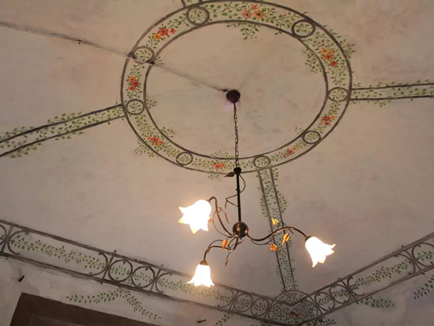 Immagine 14 di Palazzo in vendita  a Cascina