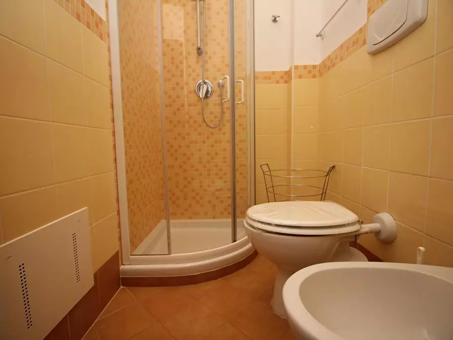 Immagine 10 di Appartamento in vendita  a Siena