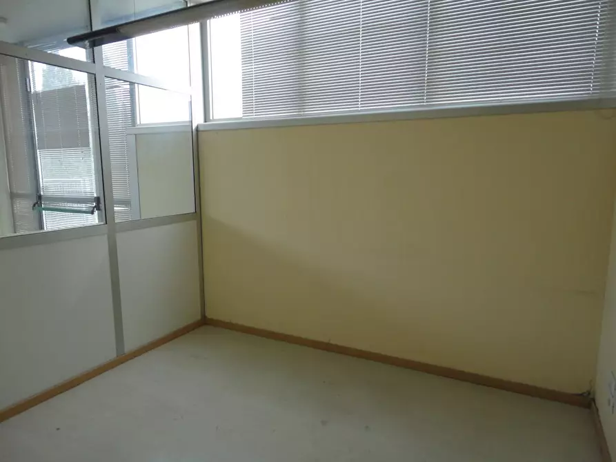 Immagine 4 di Attività artigianale in vendita  a Ponsacco