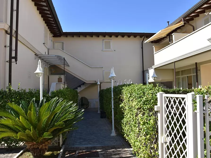 Immagine 5 di Appartamento in affitto  a Massa