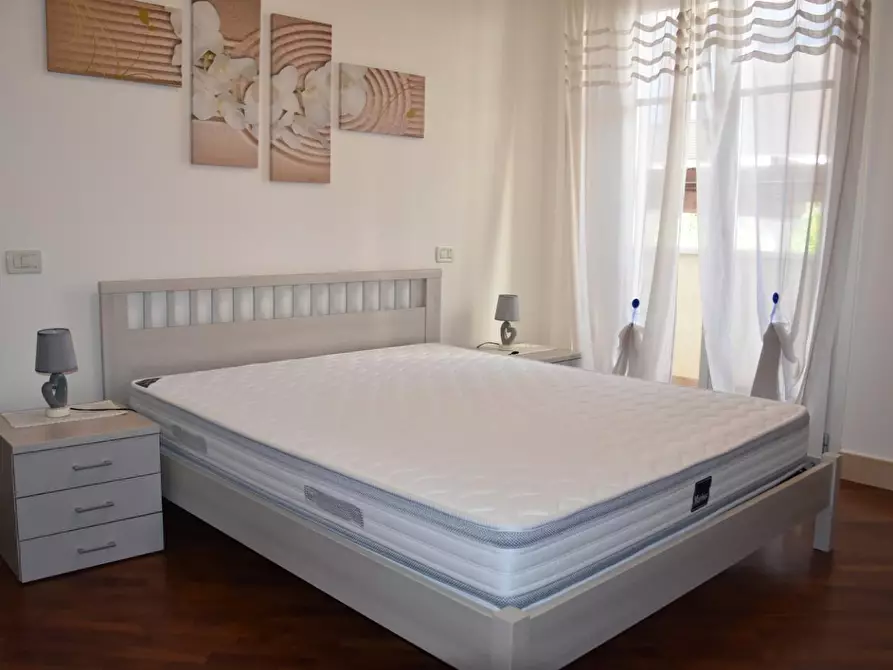 Immagine 13 di Appartamento in affitto  a Massa