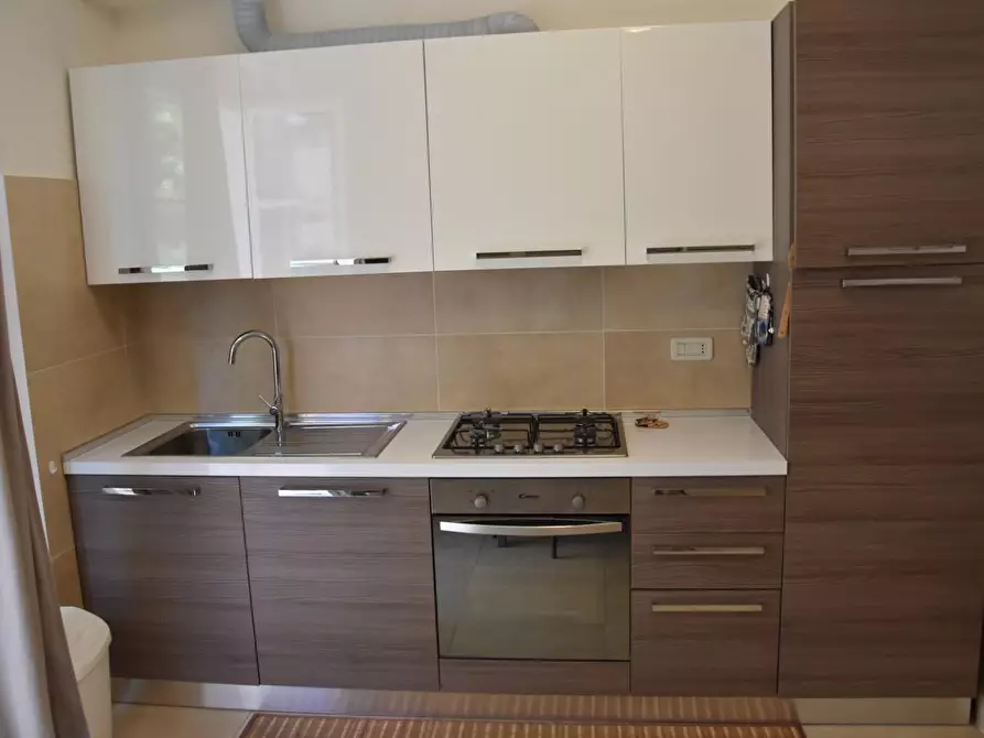 Immagine 6 di Appartamento in affitto  a Massa