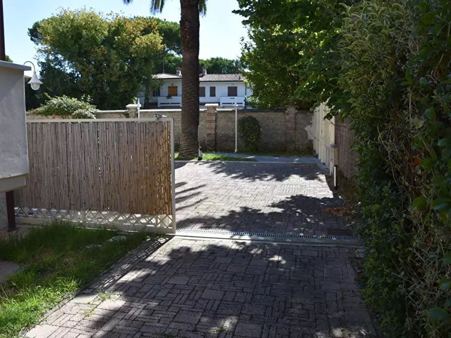 Immagine 3 di Appartamento in affitto  a Massa