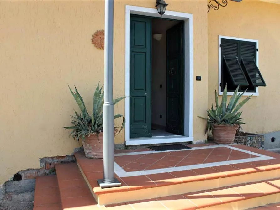 Immagine 29 di Villa in vendita  a Carrara