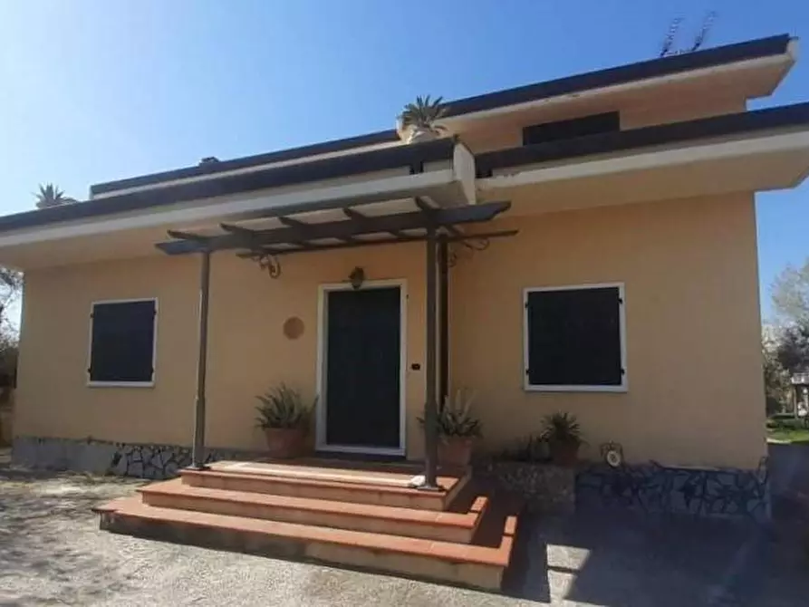 Immagine 42 di Villa in vendita  a Carrara