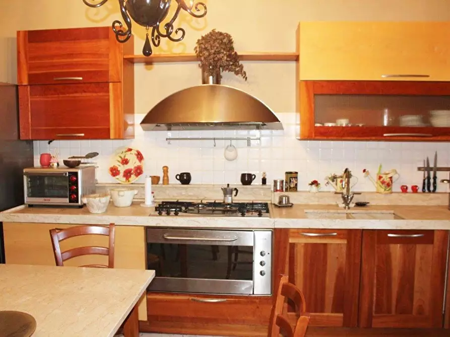 Immagine 12 di Villa in vendita  a Carrara