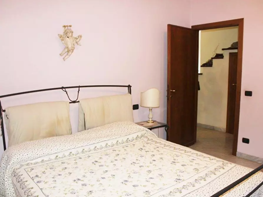 Immagine 19 di Villa in vendita  a Carrara