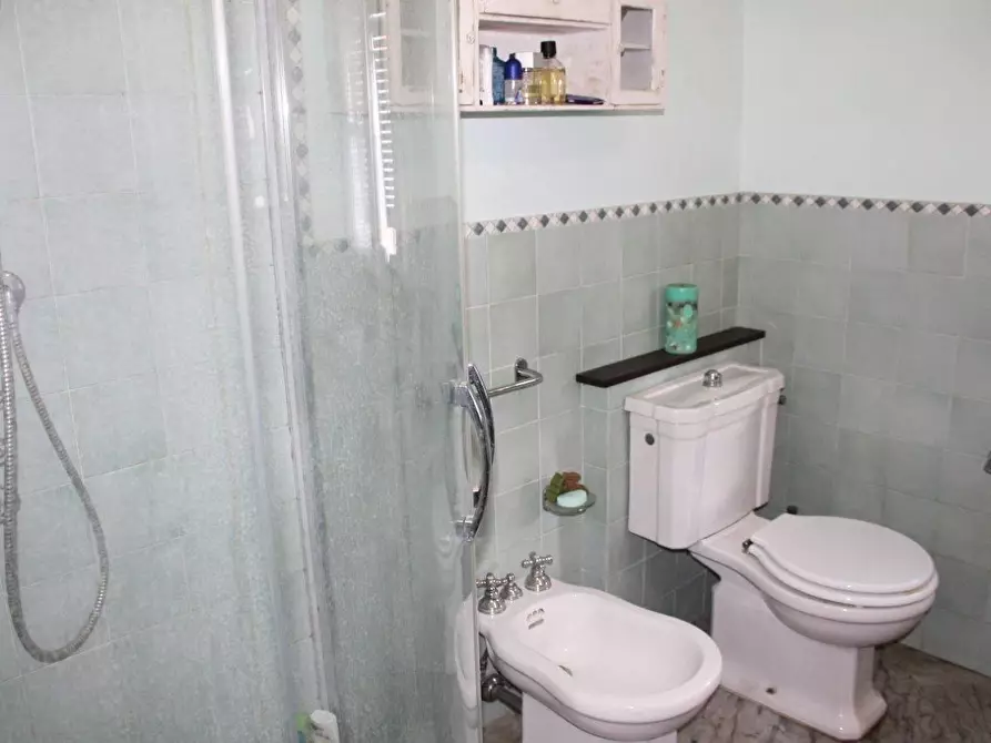 Immagine 17 di Villa in vendita  a Carrara