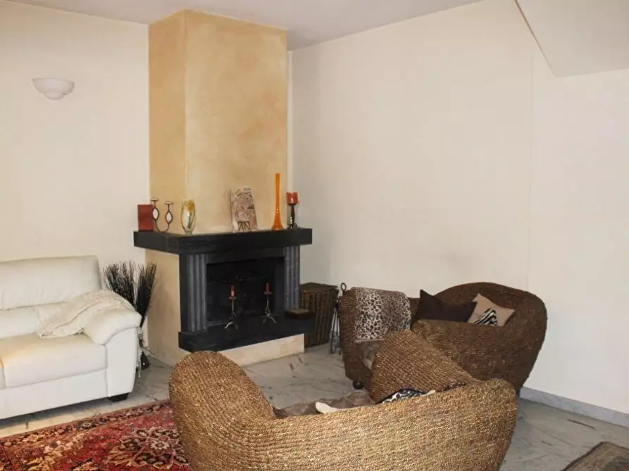 Immagine 8 di Villa in vendita  a Carrara