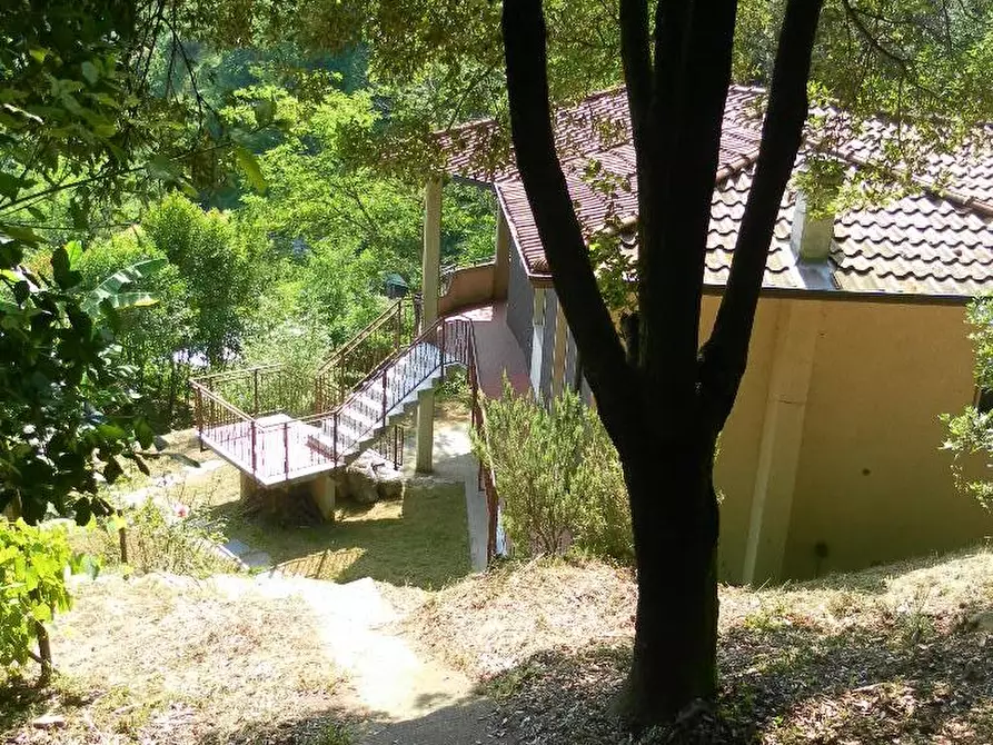 Immagine 2 di Casa indipendente in vendita  a Carrara