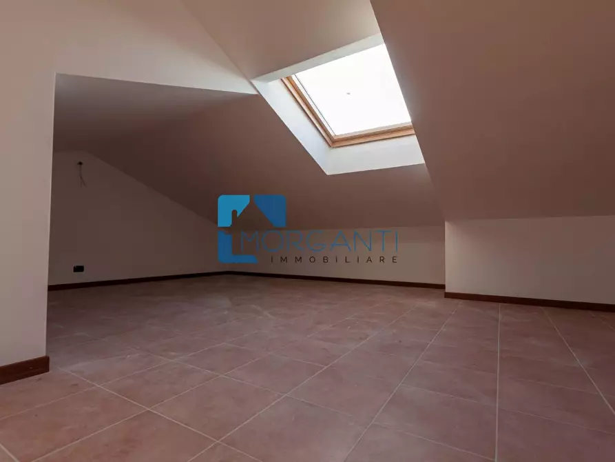 Immagine 11 di Villa in vendita  a Seravezza