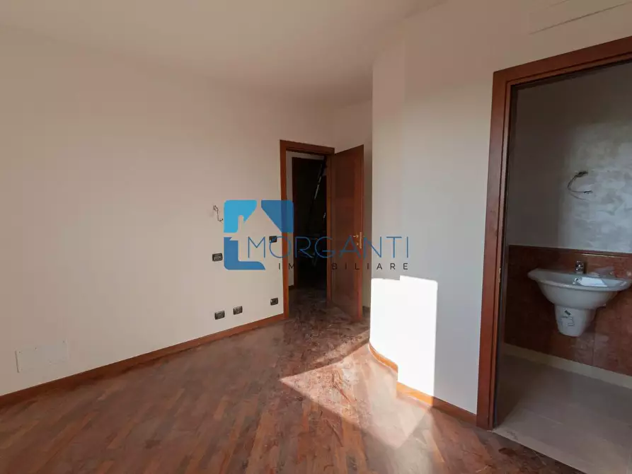 Immagine 8 di Villa in vendita  a Seravezza