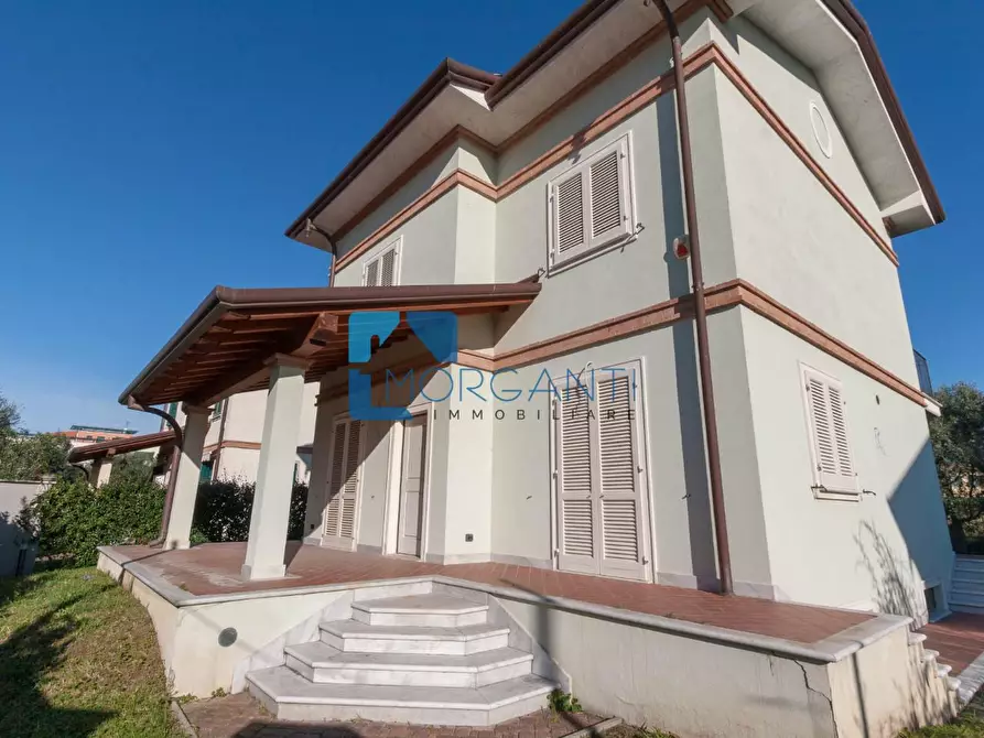 Immagine 4 di Villa in vendita  a Seravezza