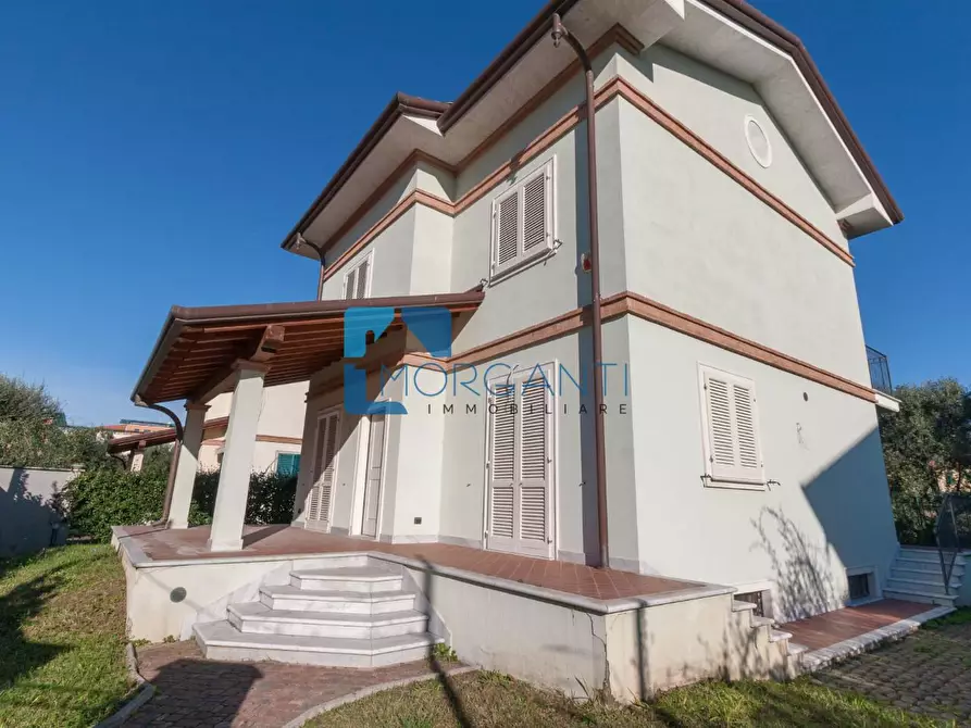 Immagine 5 di Villa in vendita  a Seravezza