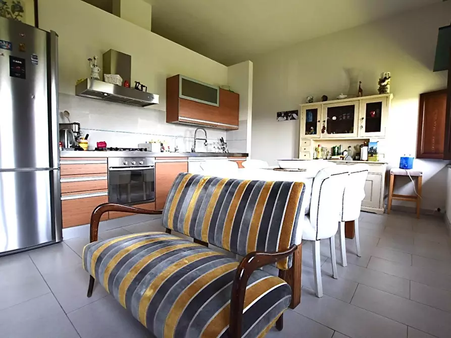 Immagine 9 di Mansarda in vendita  a Pontedera