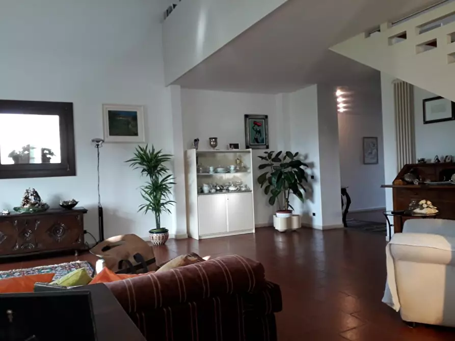 Immagine 6 di Villa in vendita  a San Miniato