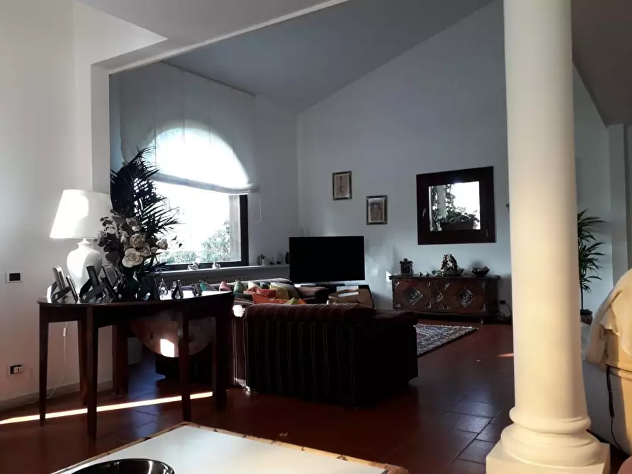 Immagine 5 di Villa in vendita  a San Miniato