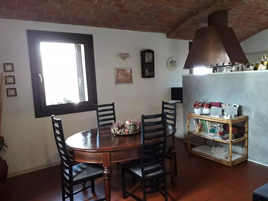 Immagine 10 di Villa in vendita  a San Miniato