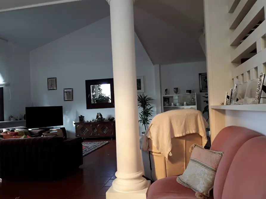 Immagine 8 di Villa in vendita  a San Miniato