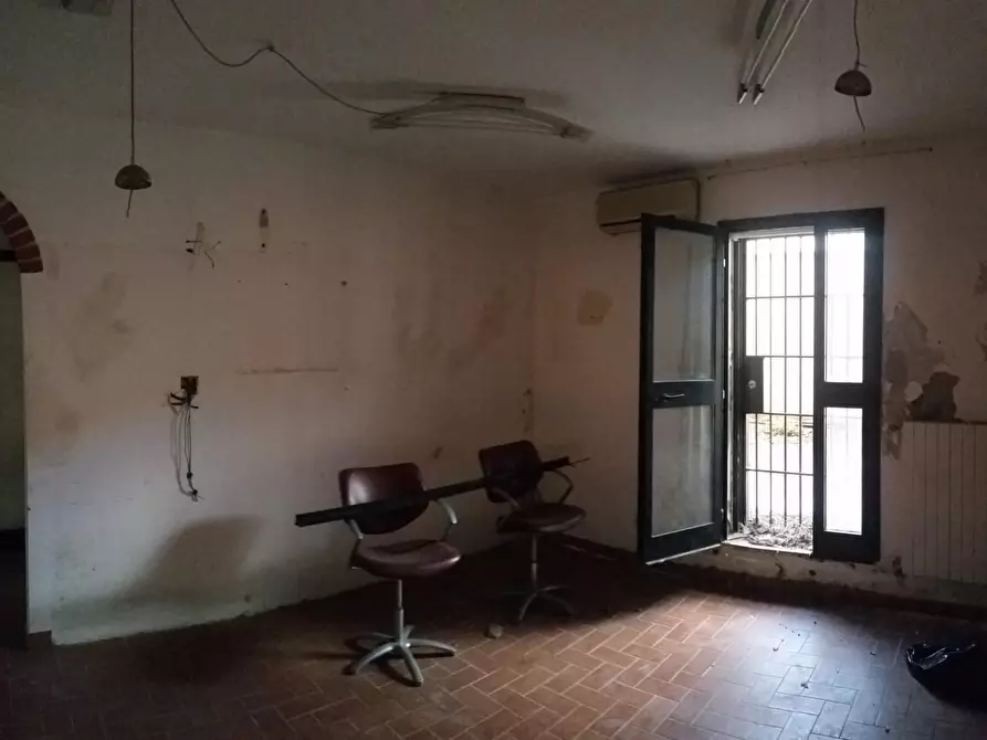 Immagine 2 di Attività artigianale in vendita  a Cascina