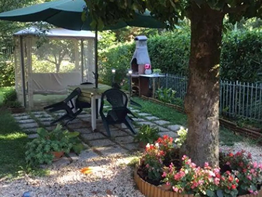 Immagine 11 di Appartamento in vendita  a Siena