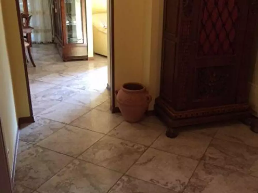 Immagine 5 di Appartamento in vendita  a Siena