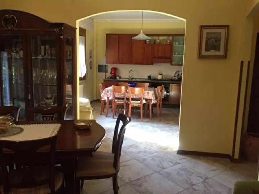 Immagine 4 di Appartamento in vendita  a Siena