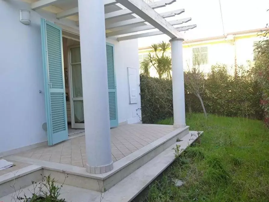 Immagine 16 di Appartamento in vendita  a Ameglia