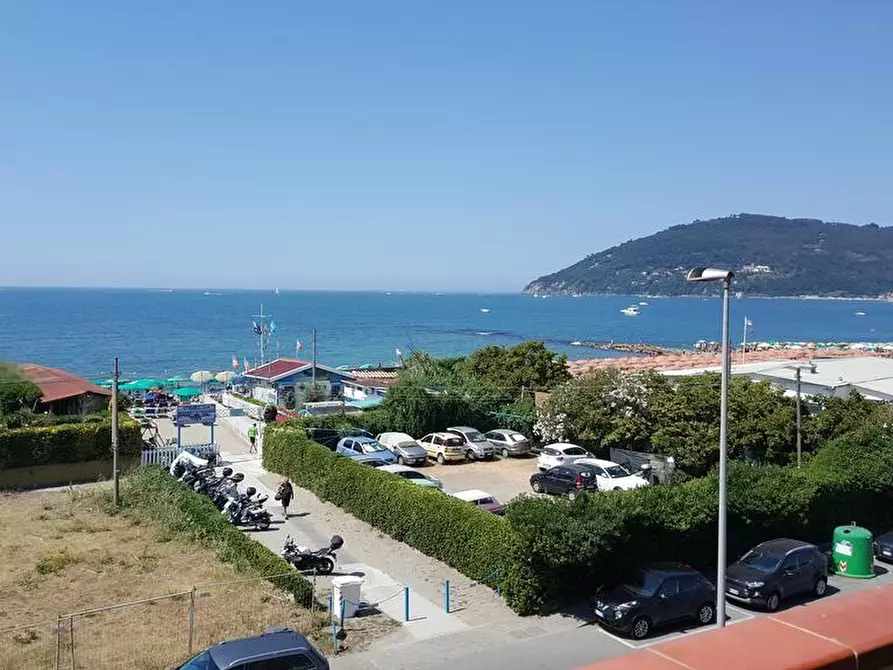 Immagine 22 di Appartamento in vendita  a Ameglia