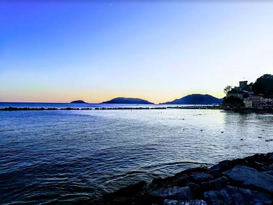 Immagine 18 di Appartamento in vendita  a Ameglia