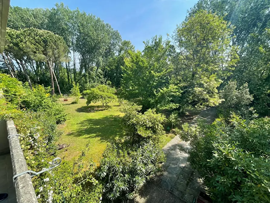 Immagine 19 di Casa bifamiliare in vendita  a Massa