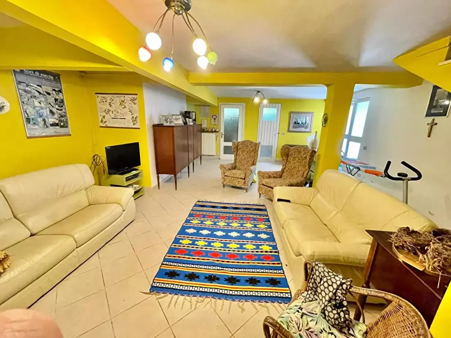 Immagine 20 di Casa bifamiliare in vendita  a Massa