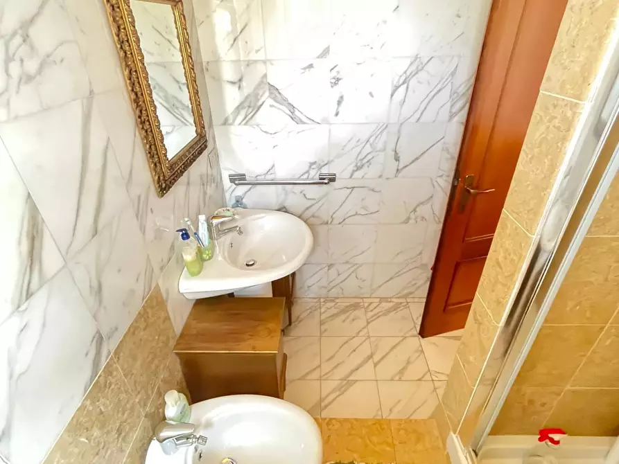 Immagine 14 di Casa bifamiliare in vendita  a Massa