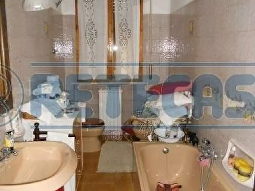 Immagine 8 di Appartamento in vendita  a Santa Maria A Monte