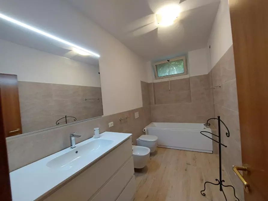 Immagine 13 di Appartamento in vendita  a Massa