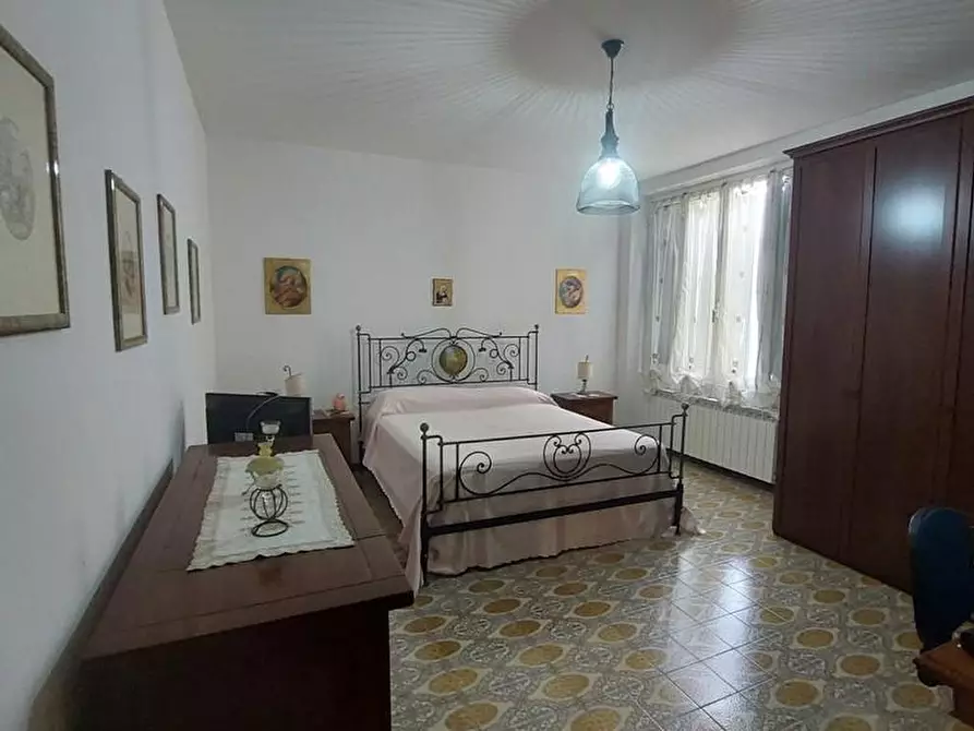 Immagine 9 di Casa semindipendente in vendita  a Massa