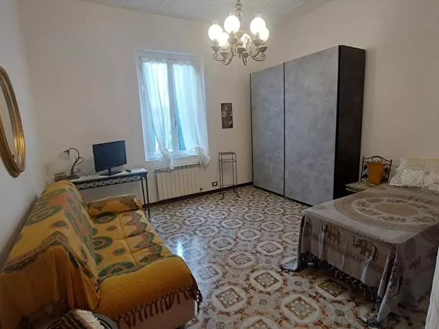 Immagine 4 di Casa semindipendente in vendita  a Massa