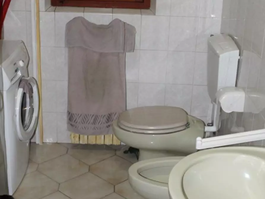 Immagine 10 di Casa semindipendente in vendita  a Massa