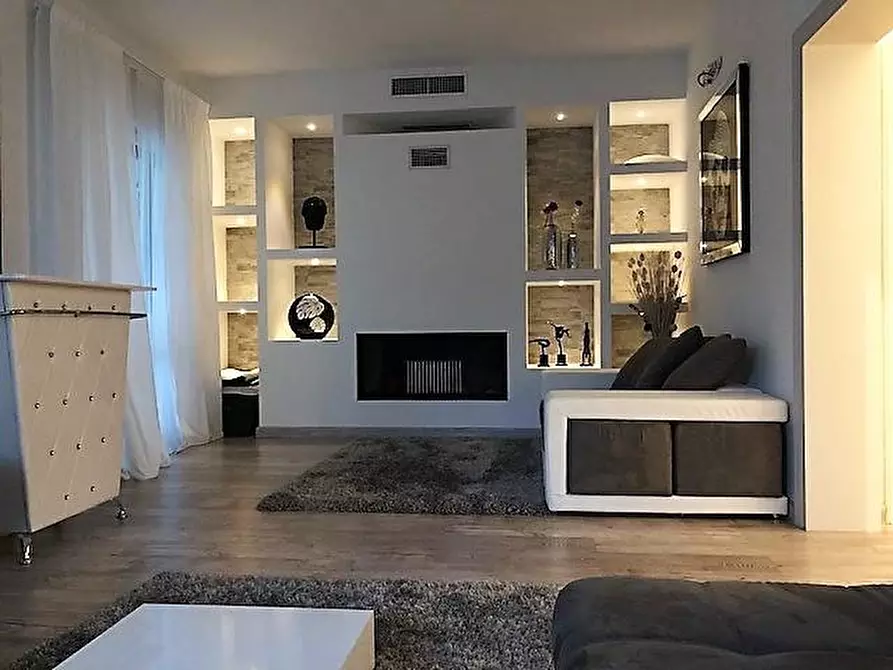 Immagine 3 di Villa in vendita  a Massa