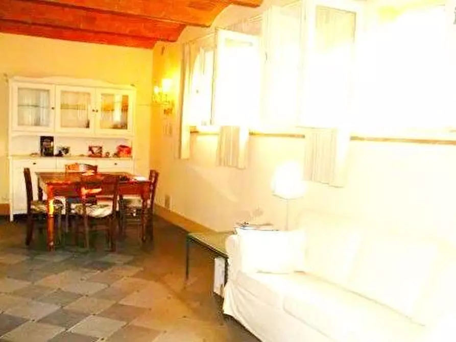 Immagine 8 di Appartamento in affitto  a Lucca