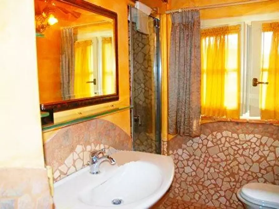 Immagine 9 di Appartamento in affitto  a Lucca